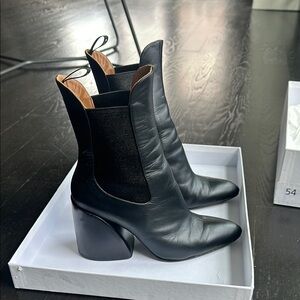 Chloe size 37 black Chelsea boots